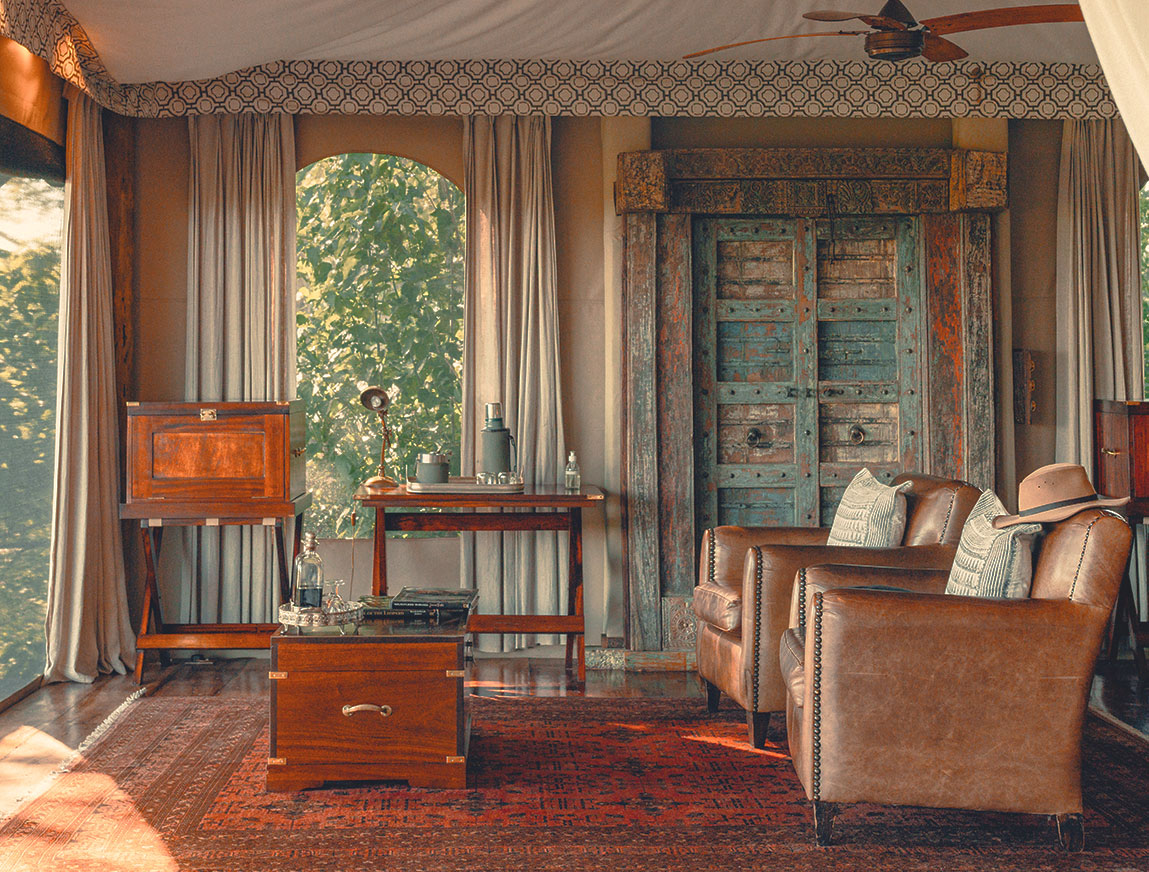 Duba Plains Suites LuxurySafariCamps.com
