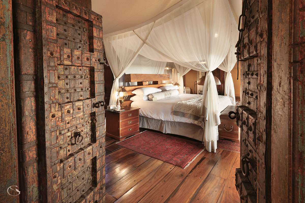 Master bedroom suite at Zarafa Dhow Suite